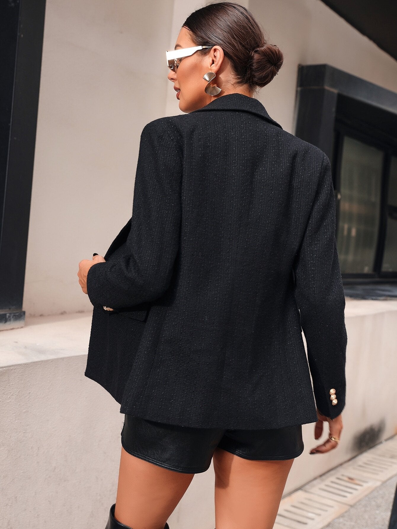 Elegant Black Blazer Model Rafaella