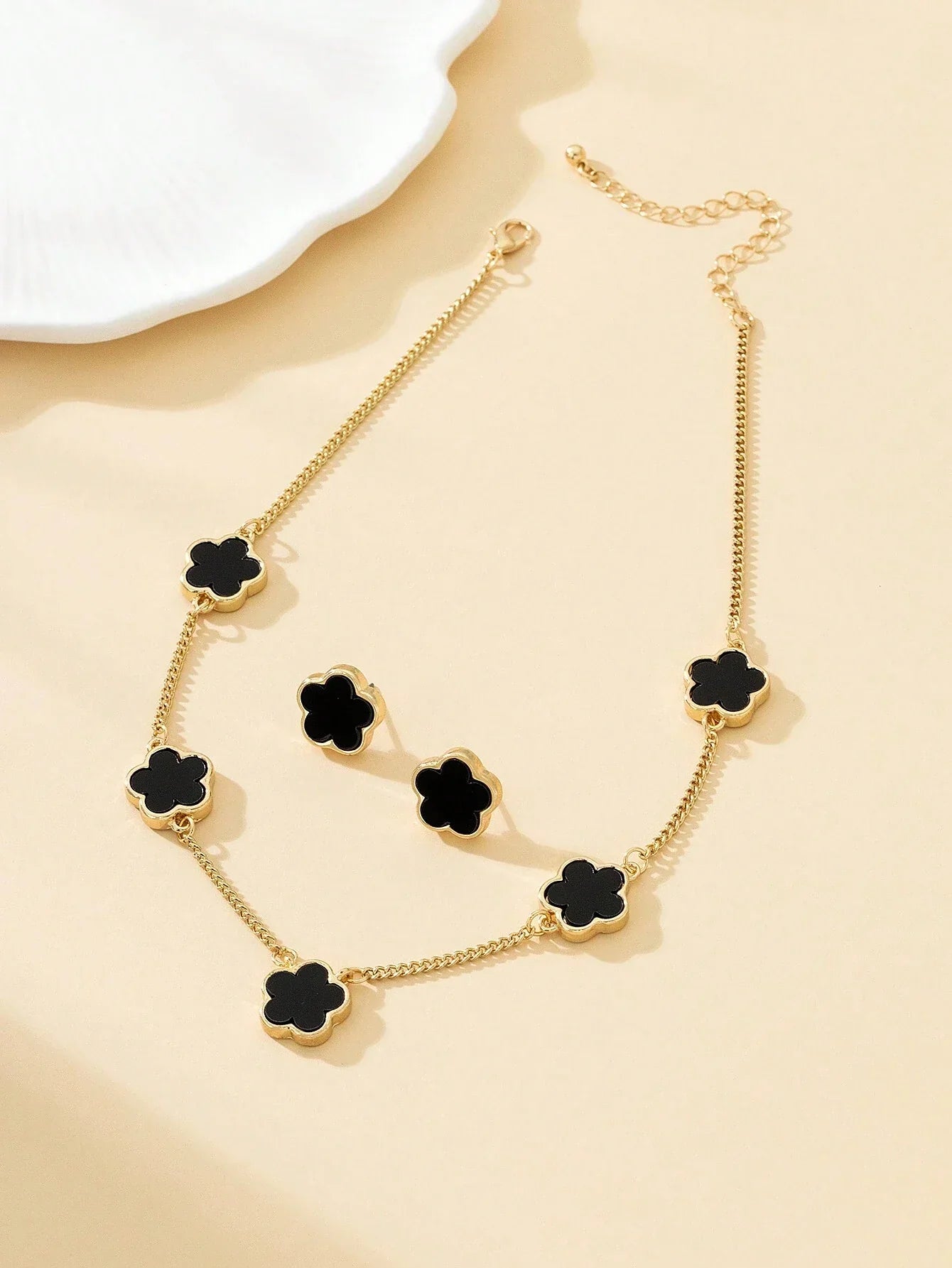 Black Four-Leaf Clover Set